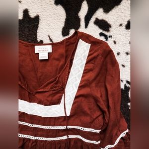 "ARIAT " WOMEN'S PEASANT STYLE BLOUSE - RUST ORANGE